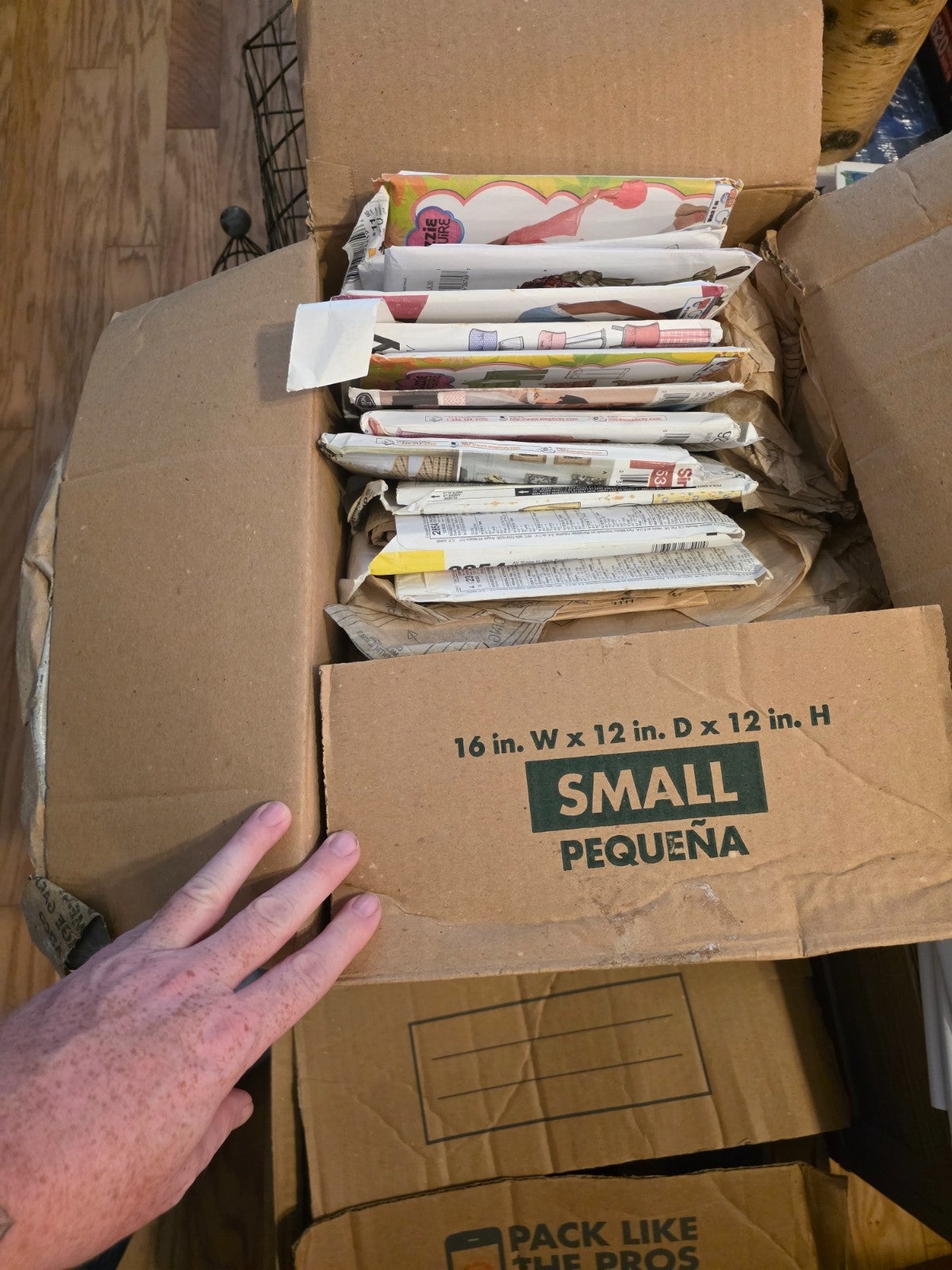 Lot of Sewing Patterns (16x12x12 box full)