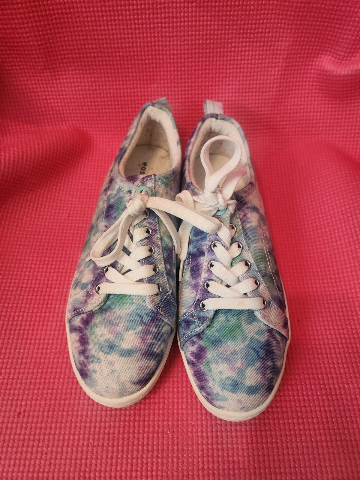Easy Spirit Tie-dye shoes Size 6